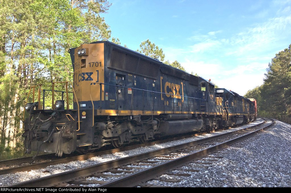 CSX 1701, 6031, and 6088 lay over